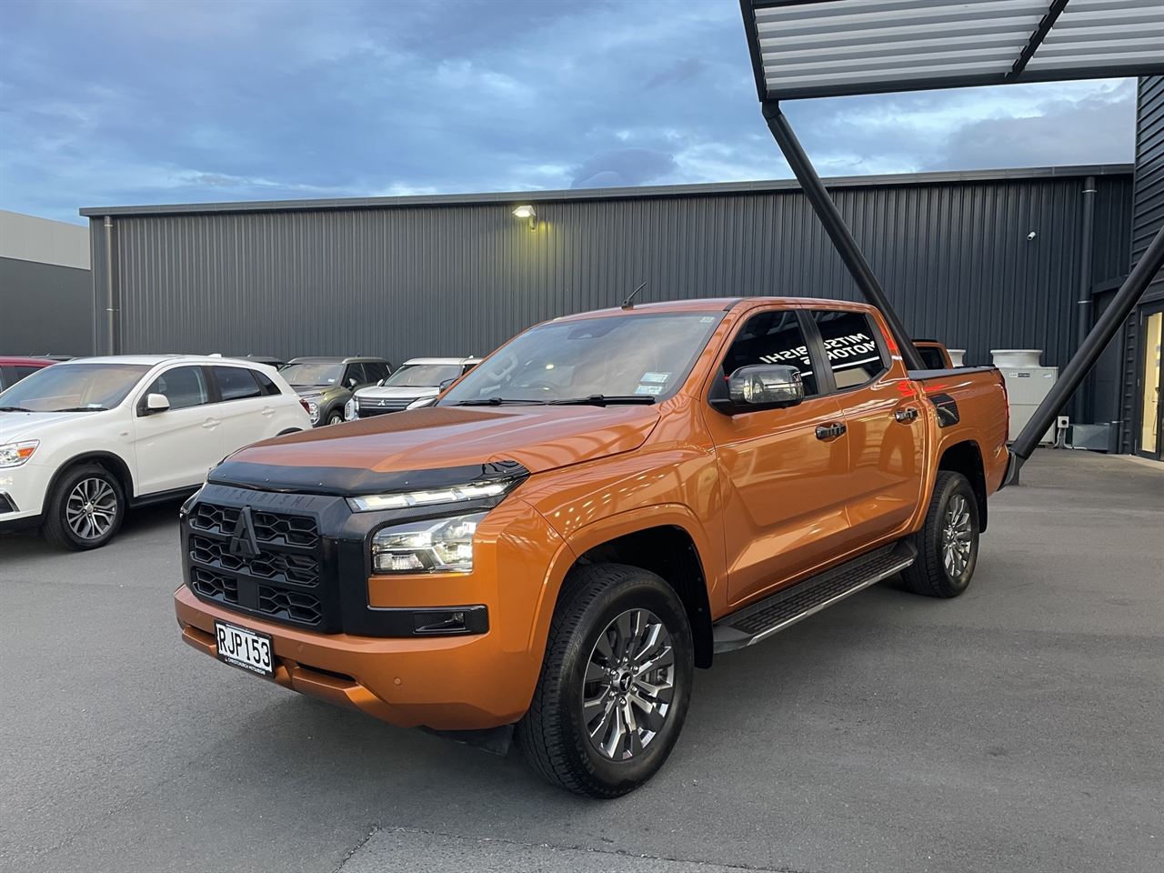 Vehicle image 5