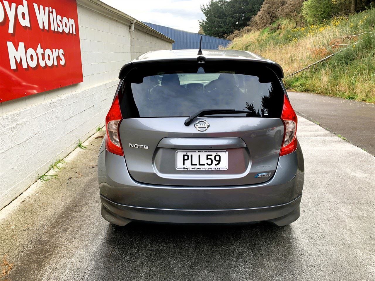 Vehicle image 5