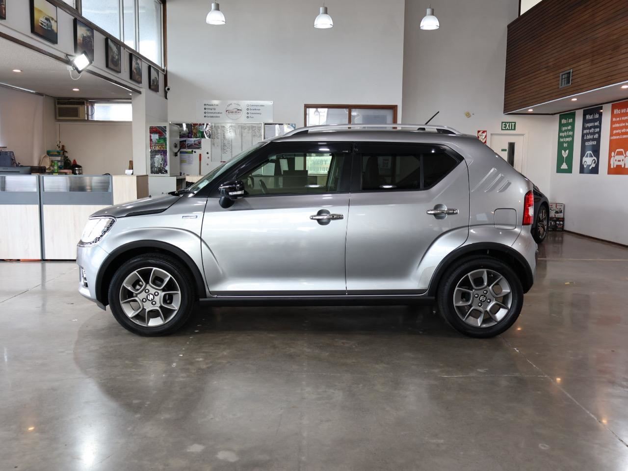 Vehicle image 5
