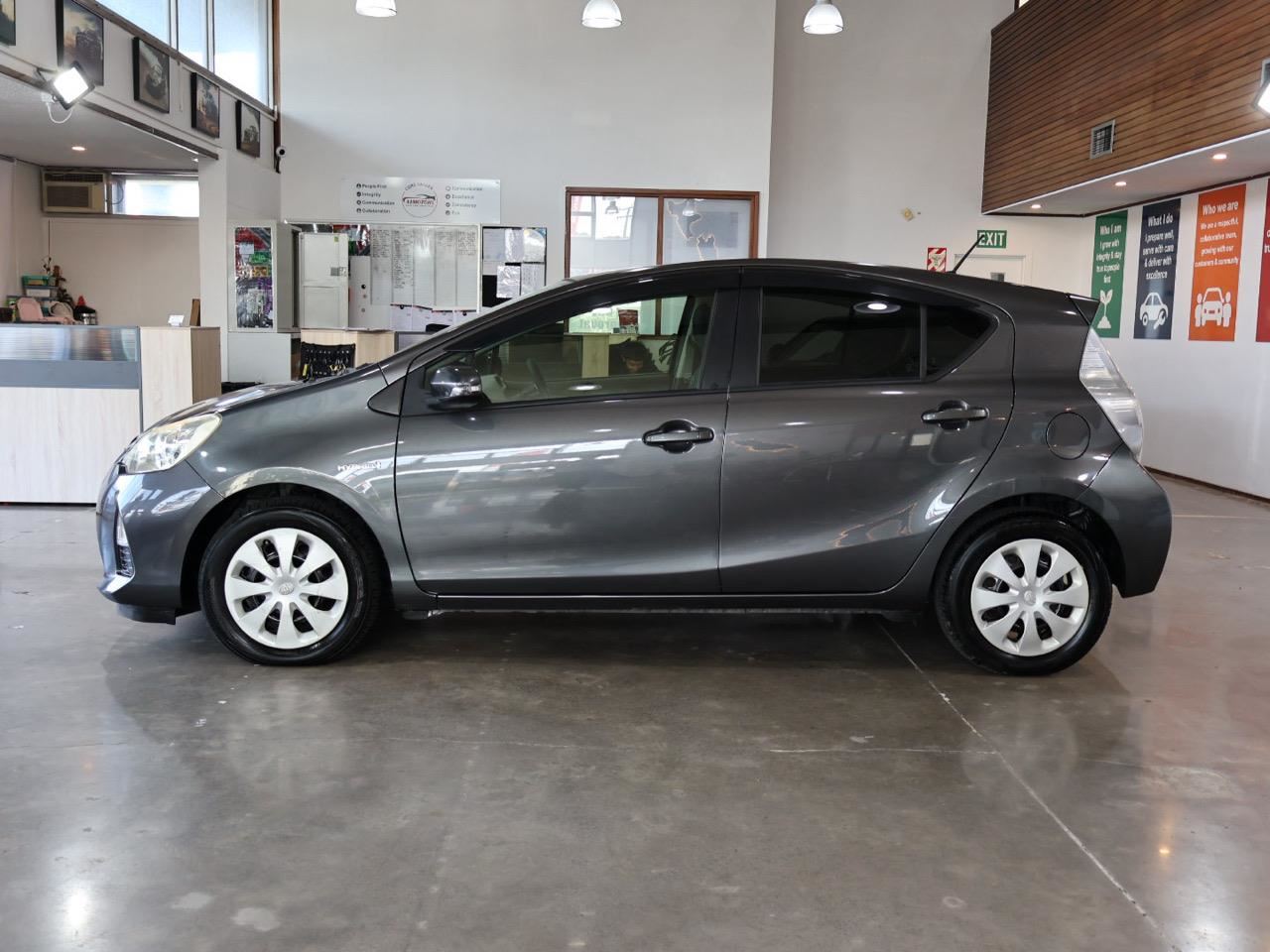 Vehicle image 5