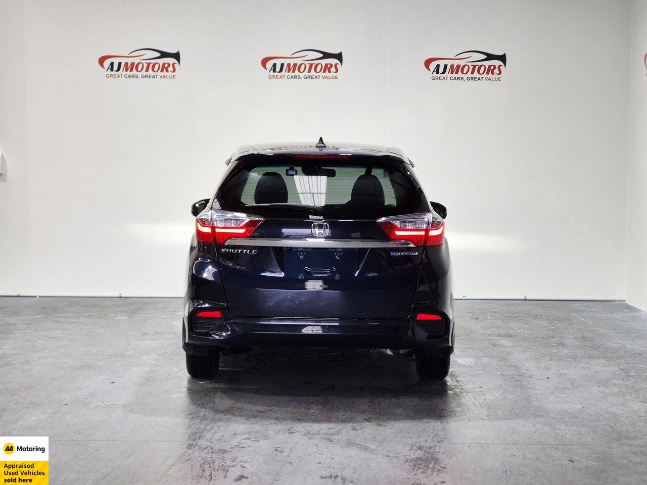 Vehicle image 5