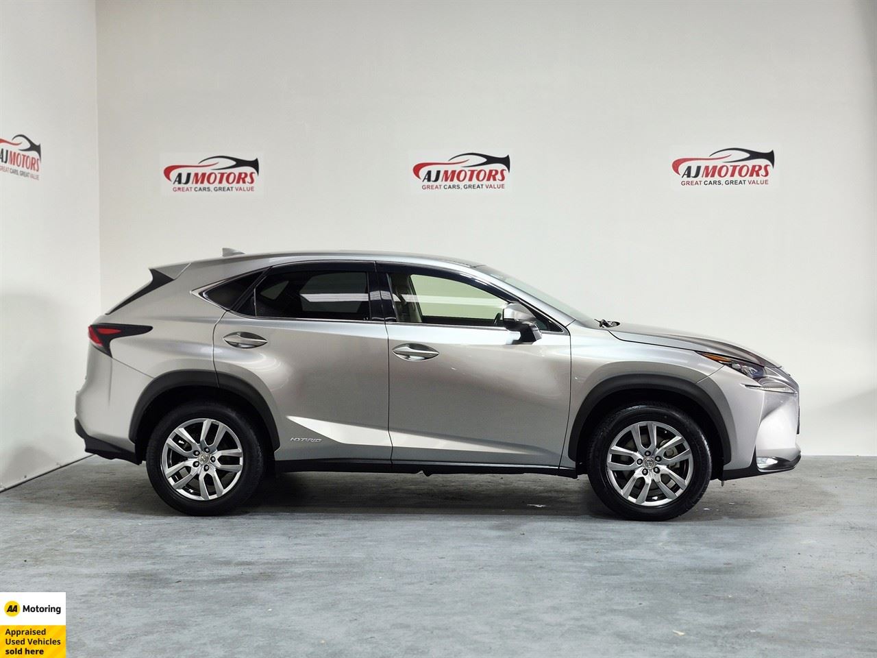 Vehicle image 3