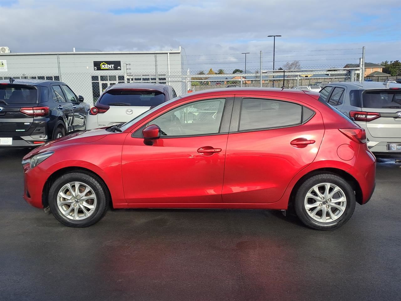 Vehicle image 4