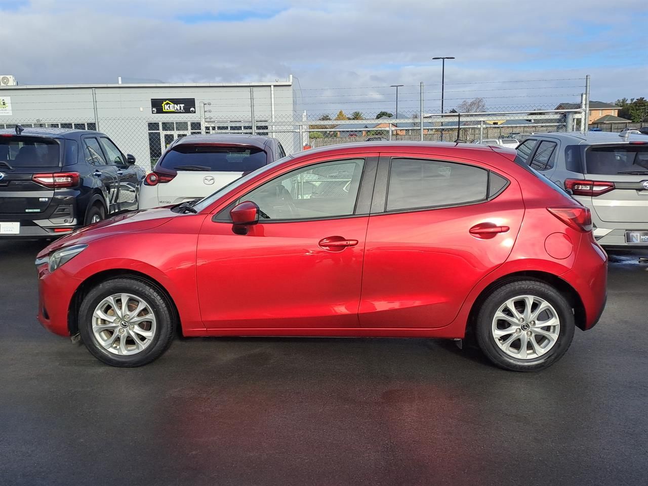 Vehicle image 4