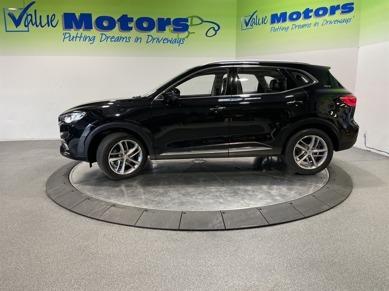 Vehicle image 4