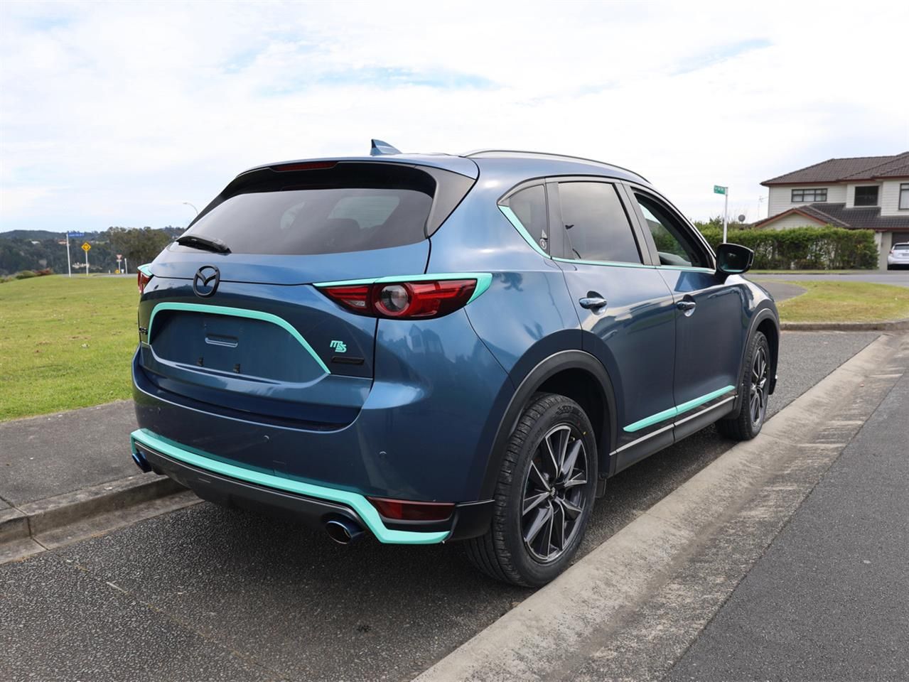 Vehicle image 3