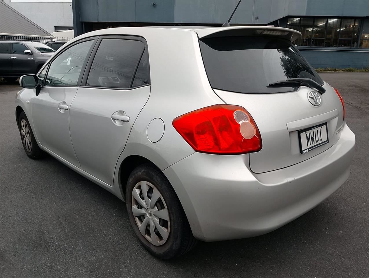 Vehicle image 5