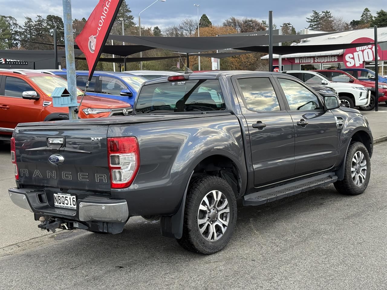 Vehicle image 5