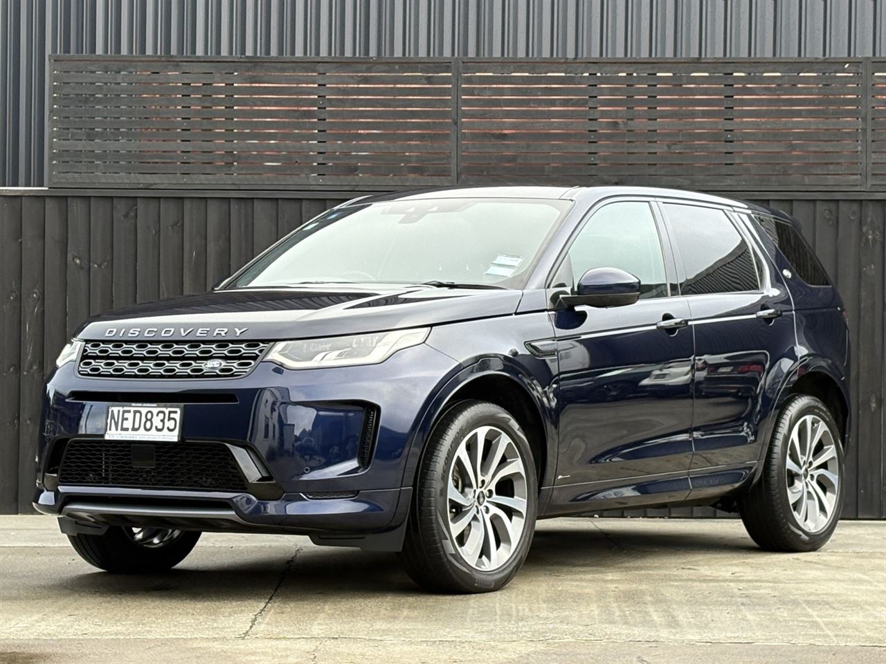 Vehicle image 5