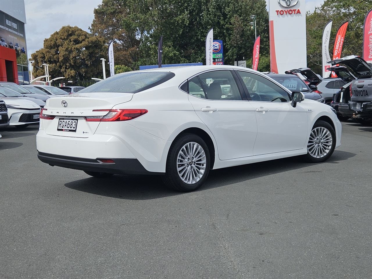 Vehicle image 3