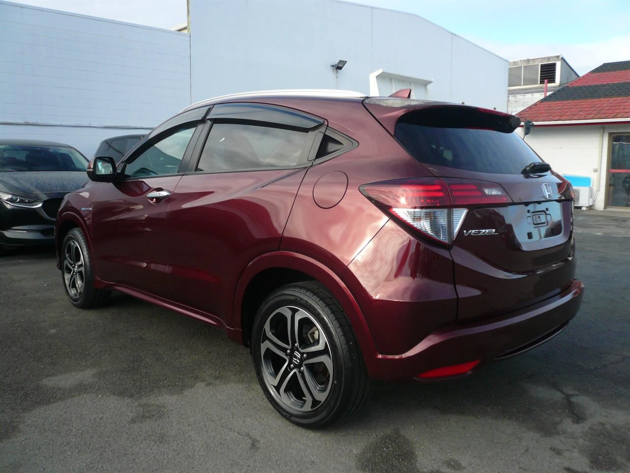 Vehicle image 4