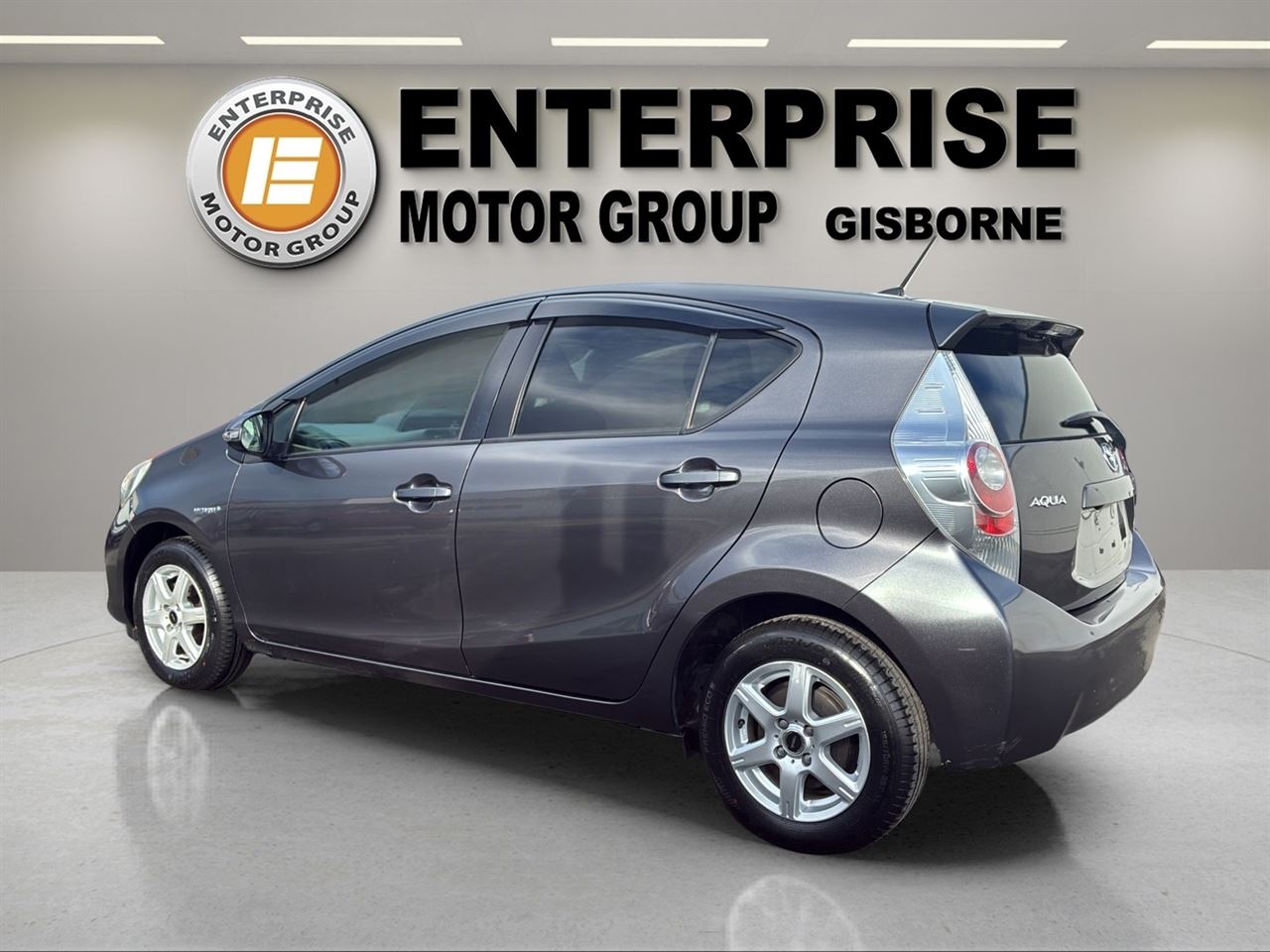 Vehicle image 5