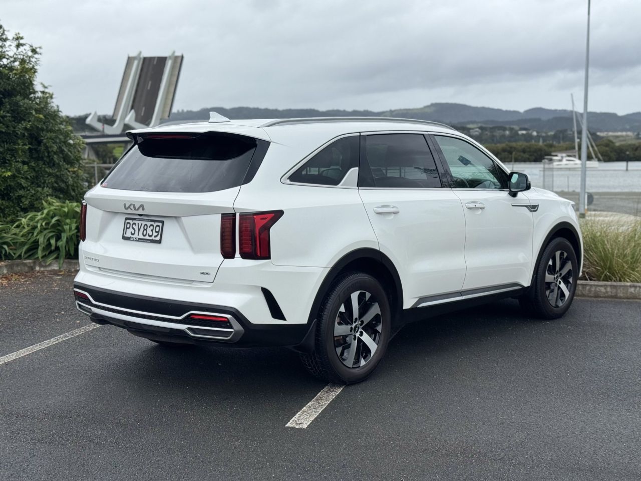 Vehicle image 3