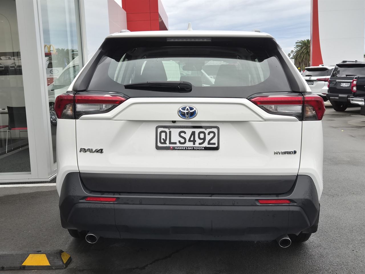 Vehicle image 4