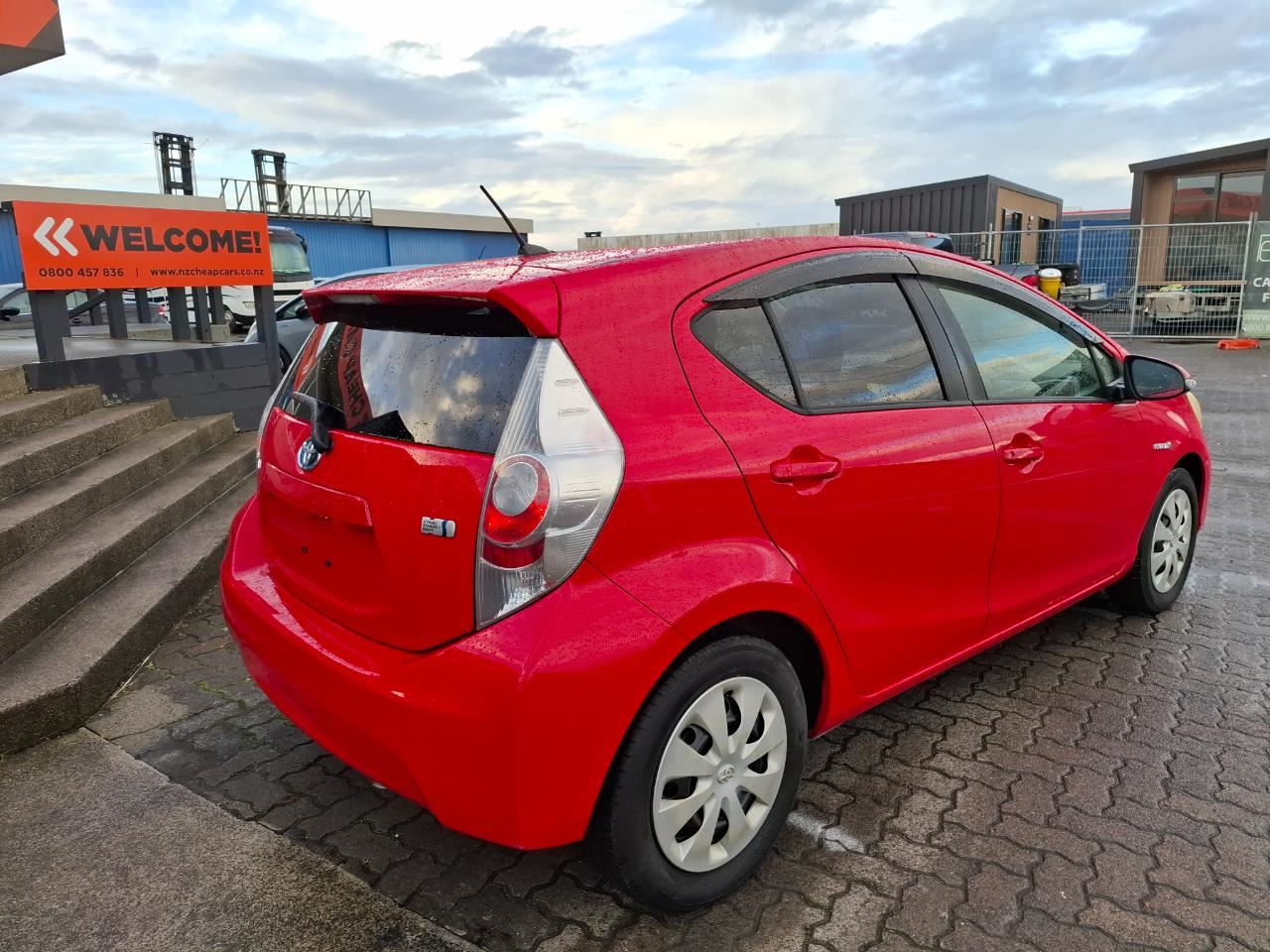 Vehicle image 5
