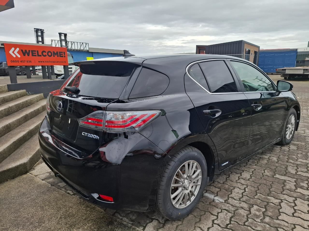 Vehicle image 5