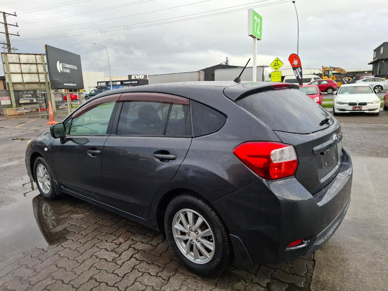 Vehicle image 5