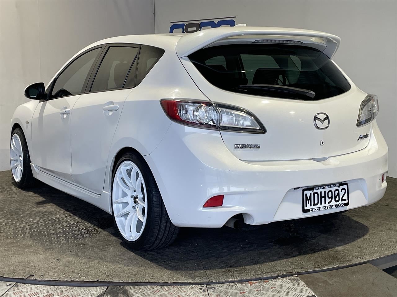 Vehicle image 4