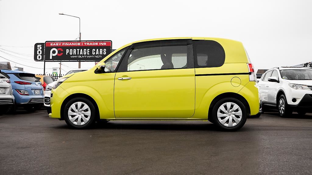 Vehicle image 3