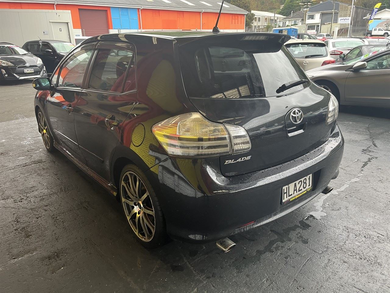 Vehicle image 4