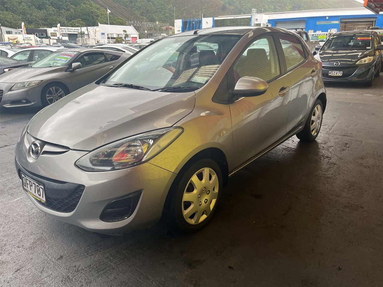 Vehicle image 3