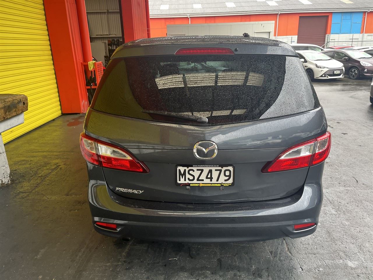 Vehicle image 5
