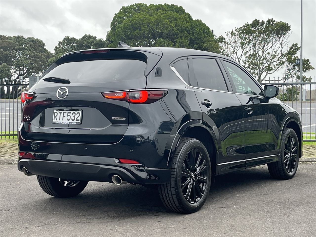 Vehicle image 5
