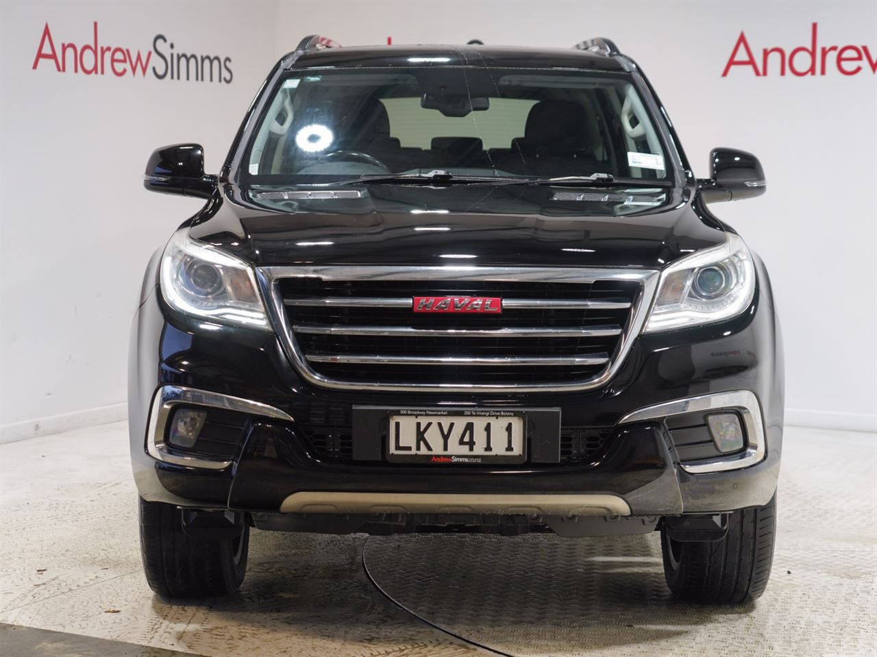 Vehicle image 4