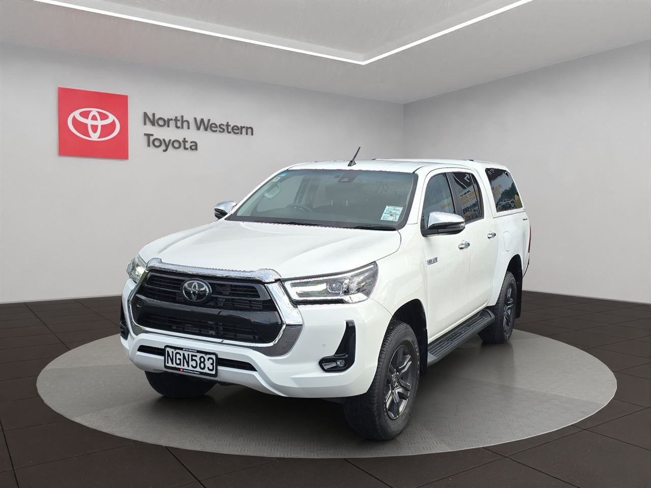 Vehicle image 3