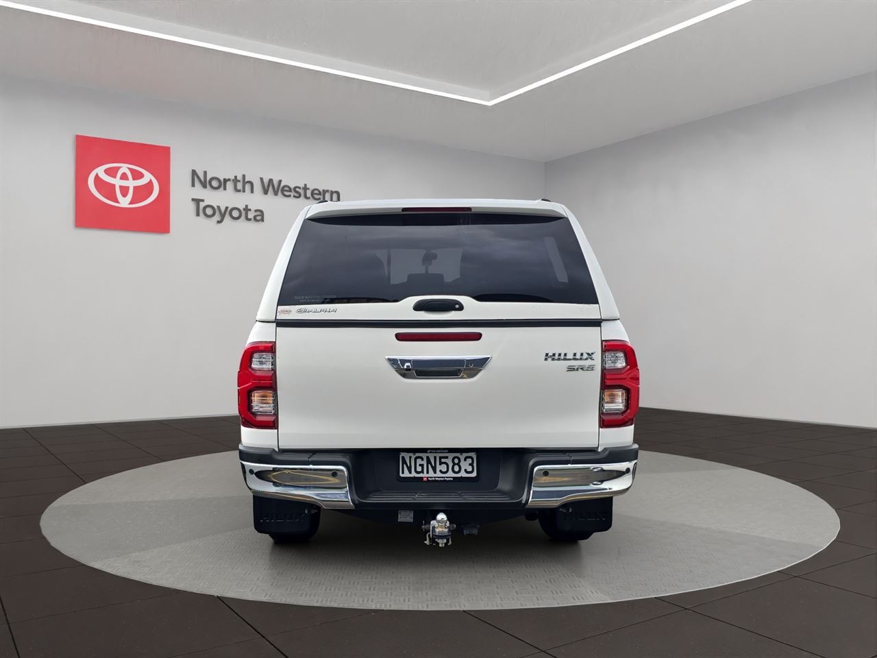 Vehicle image 5