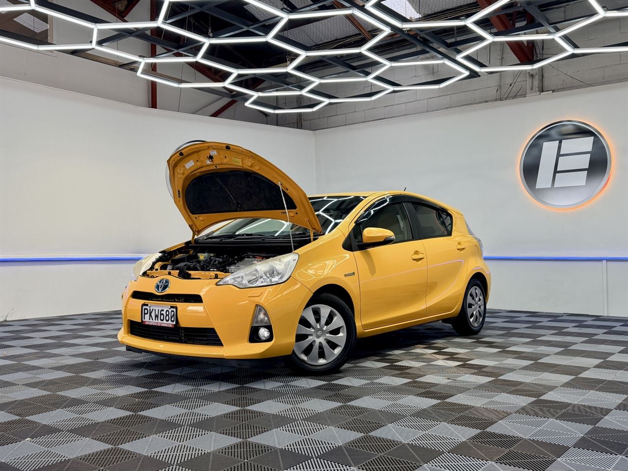 Vehicle image 3