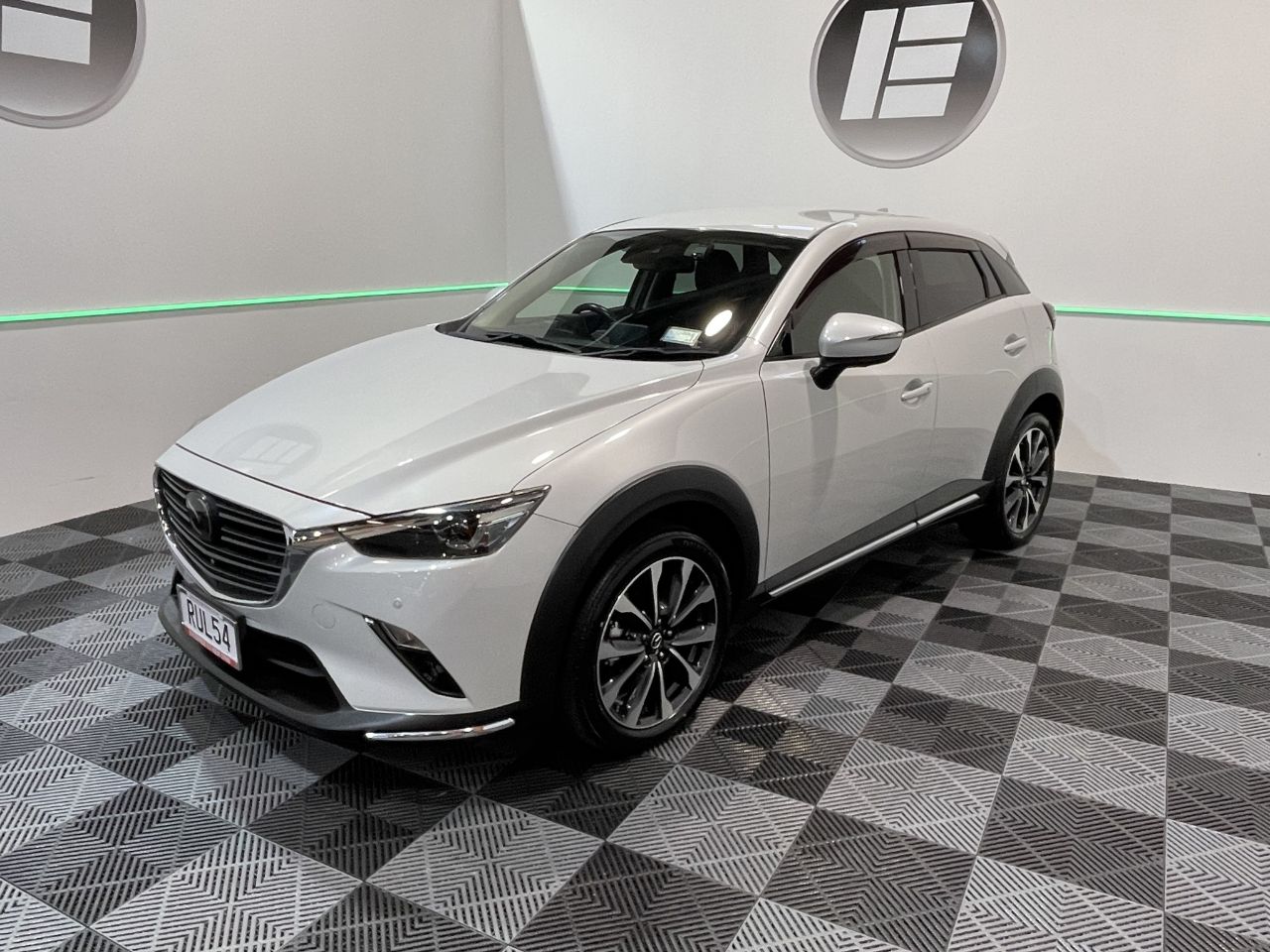 Vehicle image 3