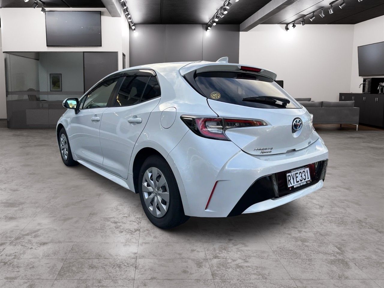 Vehicle image 4