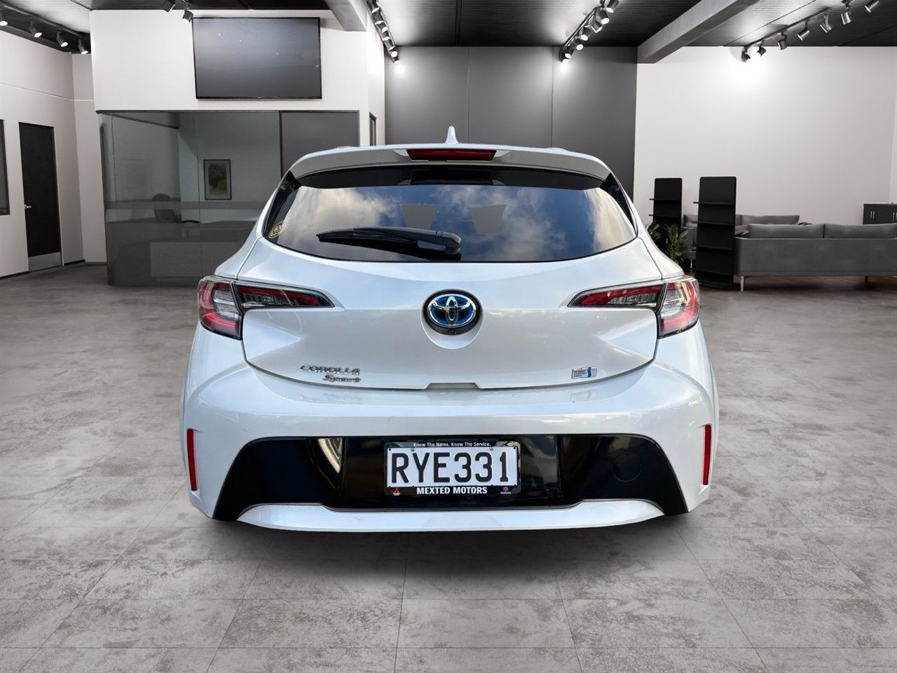 Vehicle image 5
