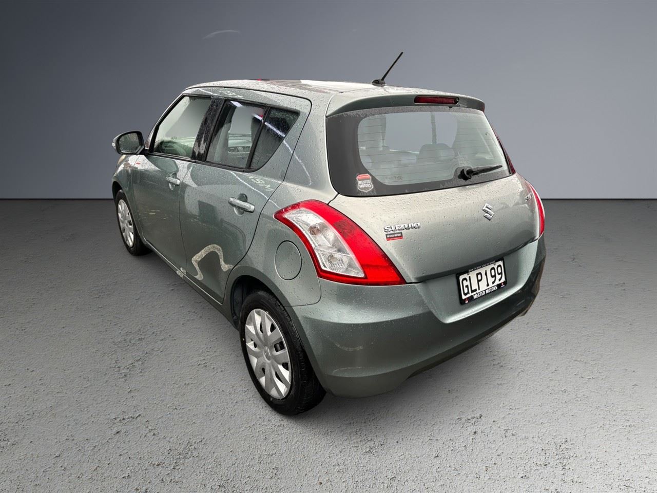 Vehicle image 4