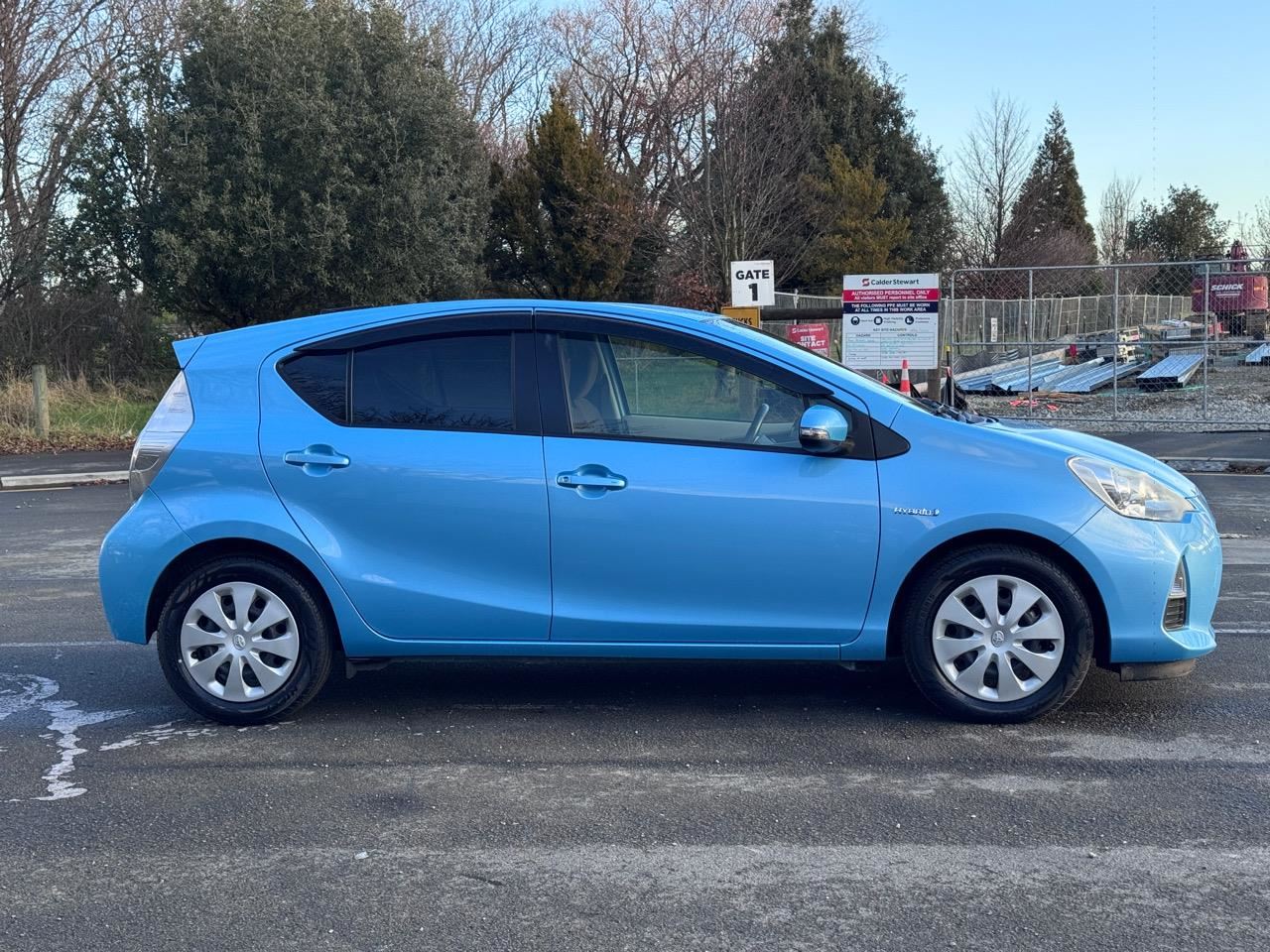 Vehicle image 4