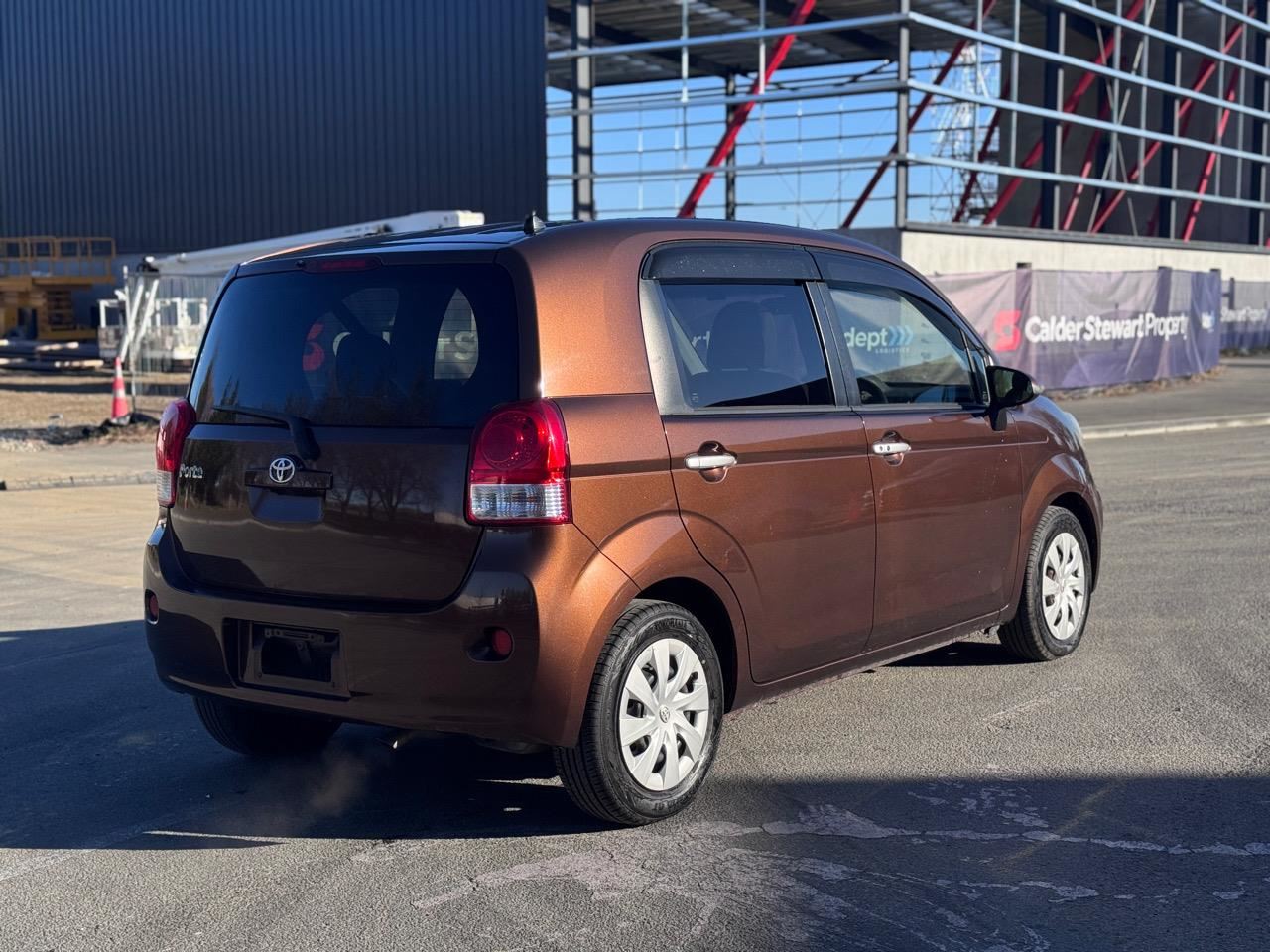 Vehicle image 5