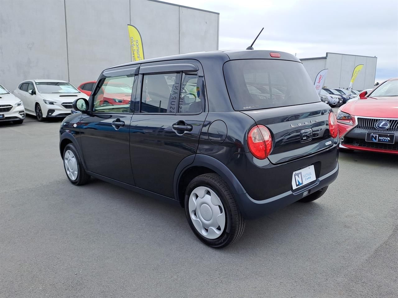 Vehicle image 5