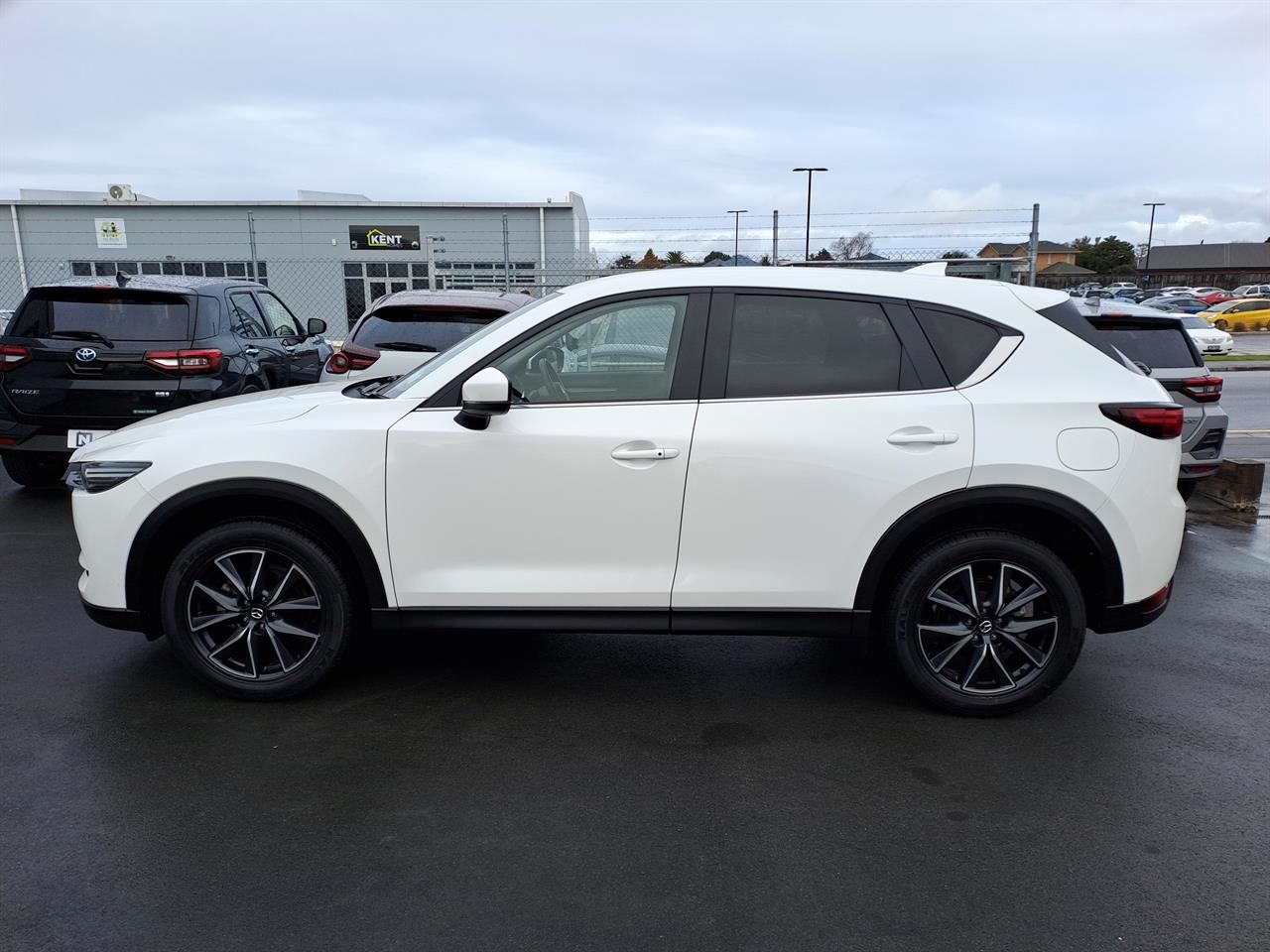 Vehicle image 4
