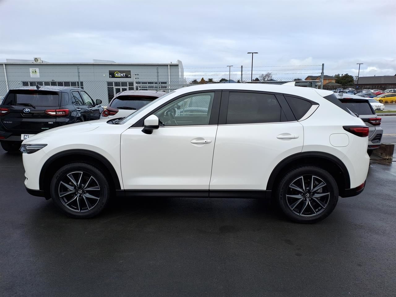 Vehicle image 4