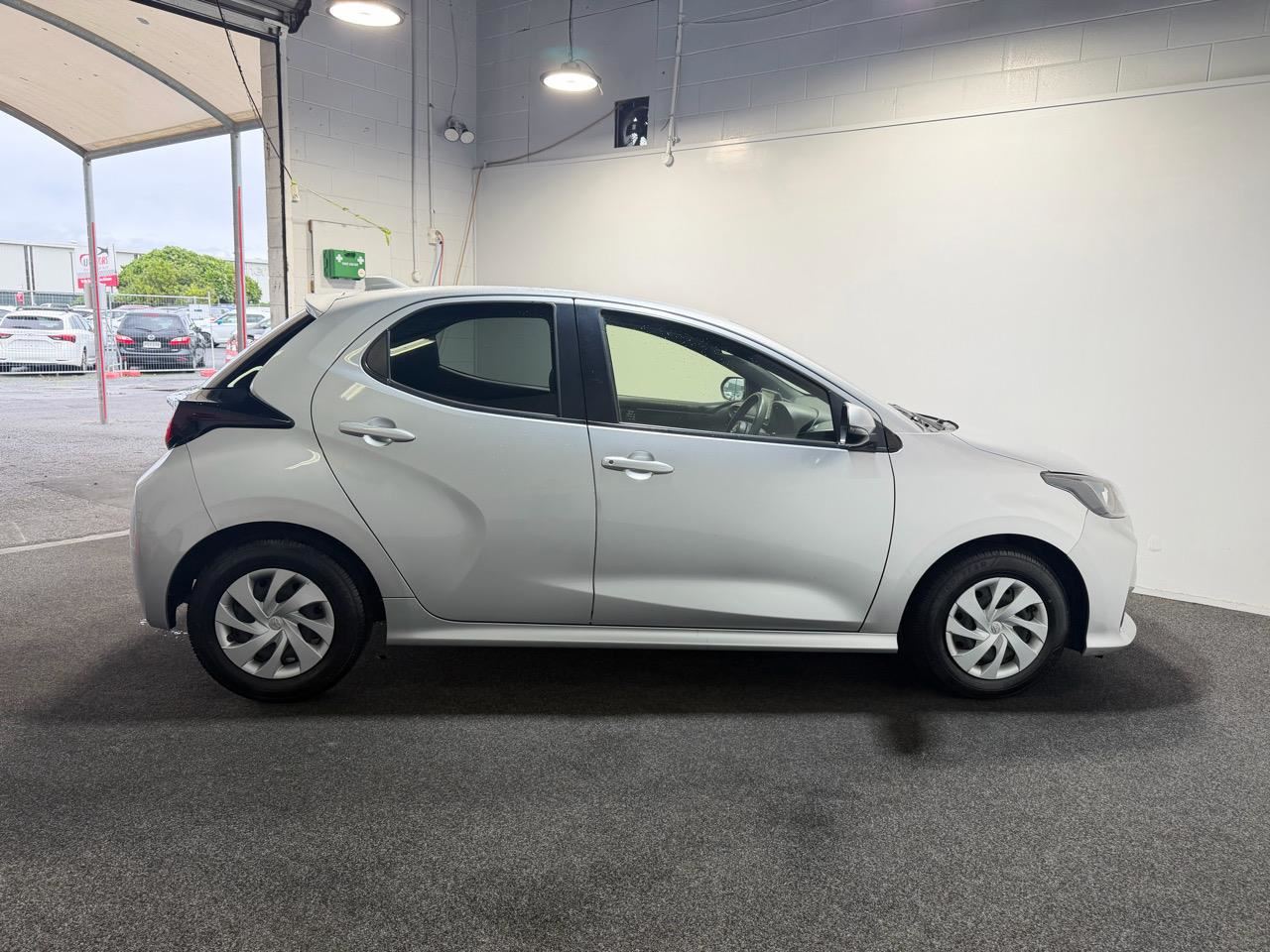 Vehicle image 5
