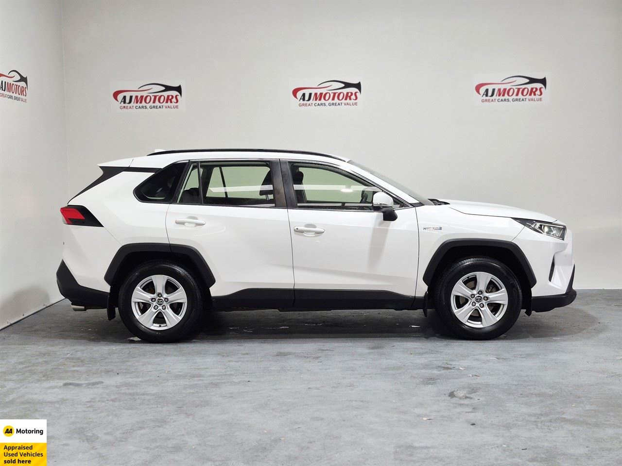 Vehicle image 3