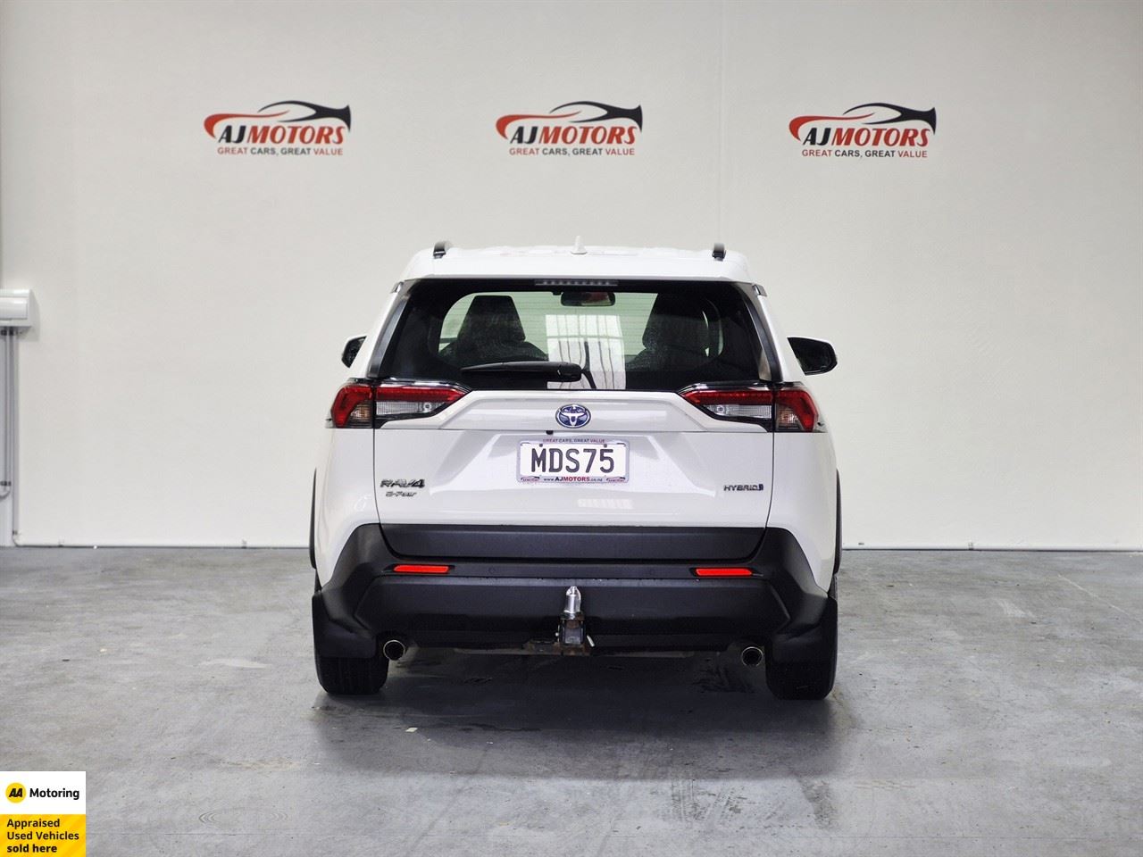 Vehicle image 5