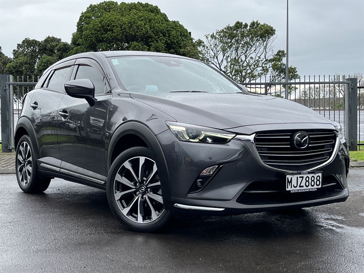 Vehicle image 3