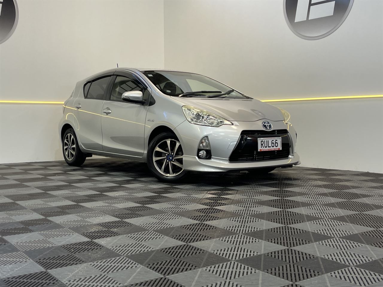 Vehicle image 1