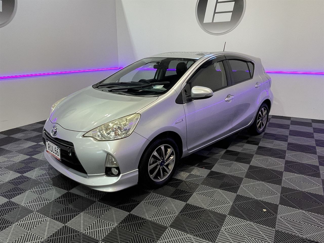 Vehicle image 3