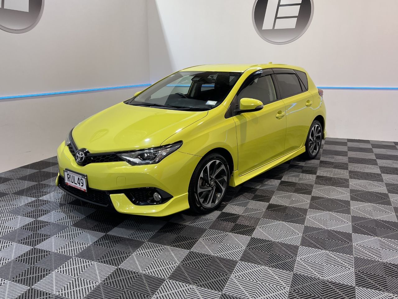 Vehicle image 3
