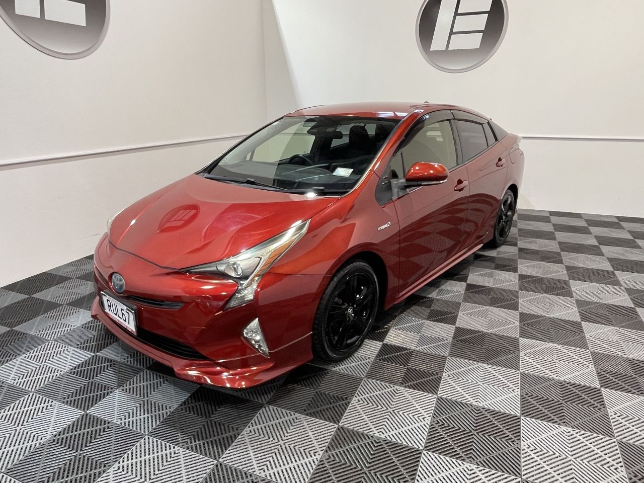 Vehicle image 3