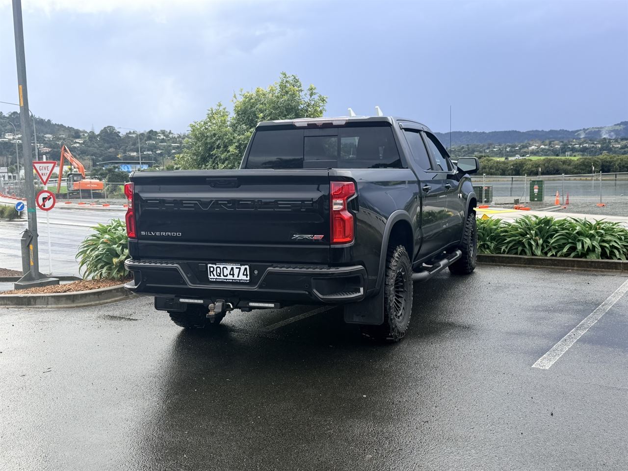 Vehicle image 4