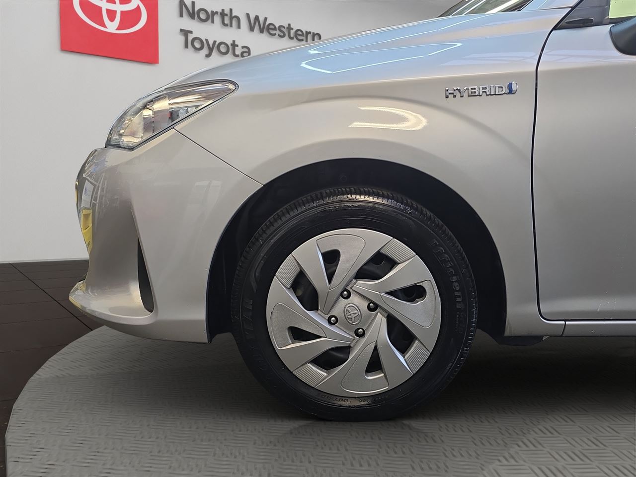 Vehicle image 4